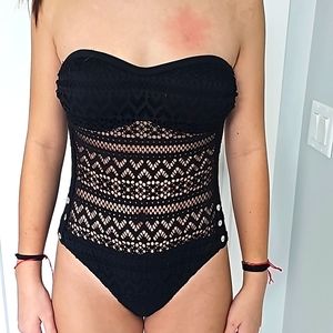 One piece swim suit